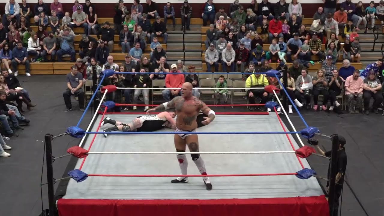 6'9 320lbs MMA Giant Orion vs. Olafur Hanson | FULL MATCH (Maine Pro Wrestling, The "Razor's Edge) background