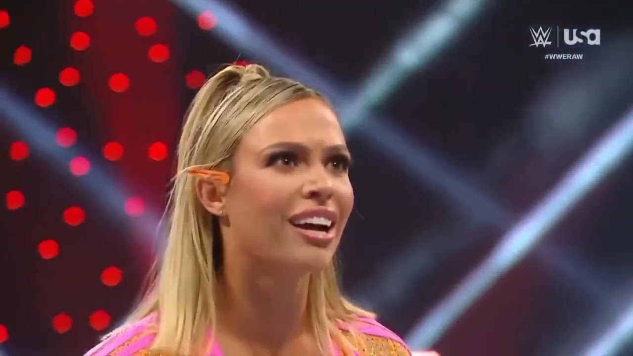 (1/2) Women's World Heavyweight Championship Battle Royal: WWE RAW