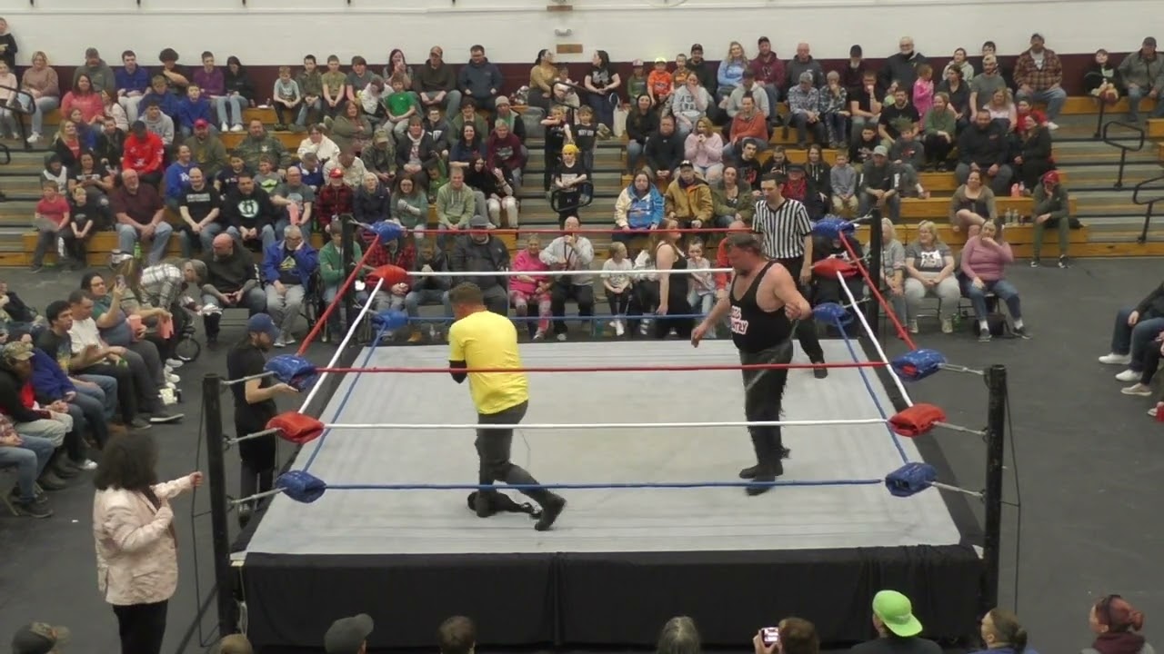 INTENSE 4 corners Russian Chain Match: "Big Country" Jason Maverick vs. Blade Bandit w/Jessie Nolan