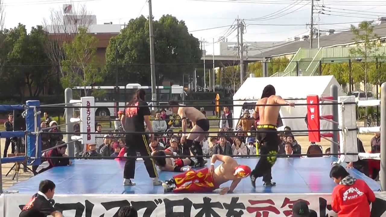 2013/11/23【4】第33回福岡流通センター大会 メインイベント =九州産業大学プロレス研究部= background