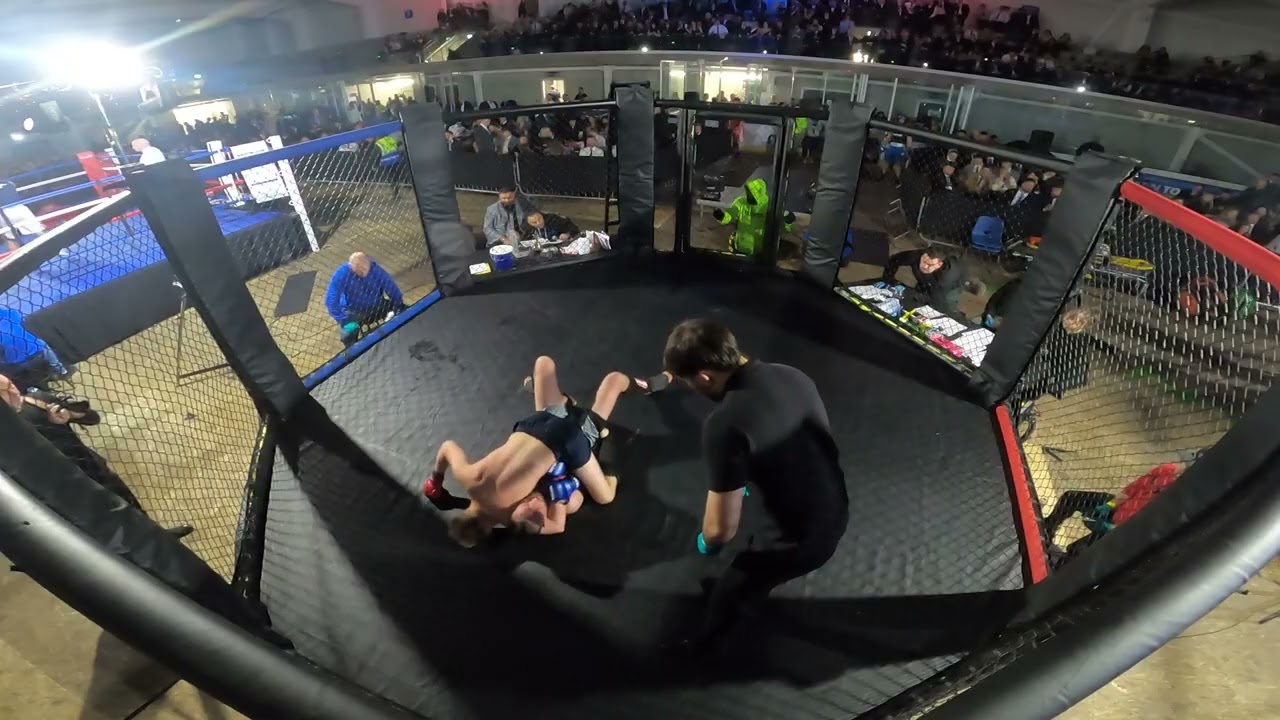 BRISTOL MMA OLVIER HULL VS DOMINIC JONES background