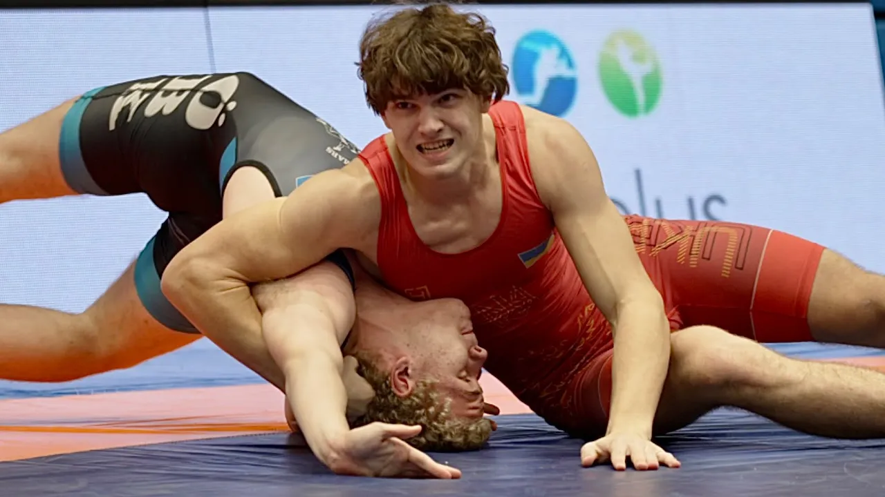 U15 Maksym Roman (UKR) vs Lasse Peltonen (SWE) 85kg. Greco-roman boys youth wrestling. B-cam-man backdrop