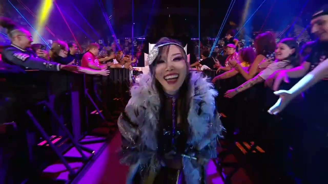 WWE RAW STEPHANIE VAQUER VS KAIRI SANE 09/15/25 background