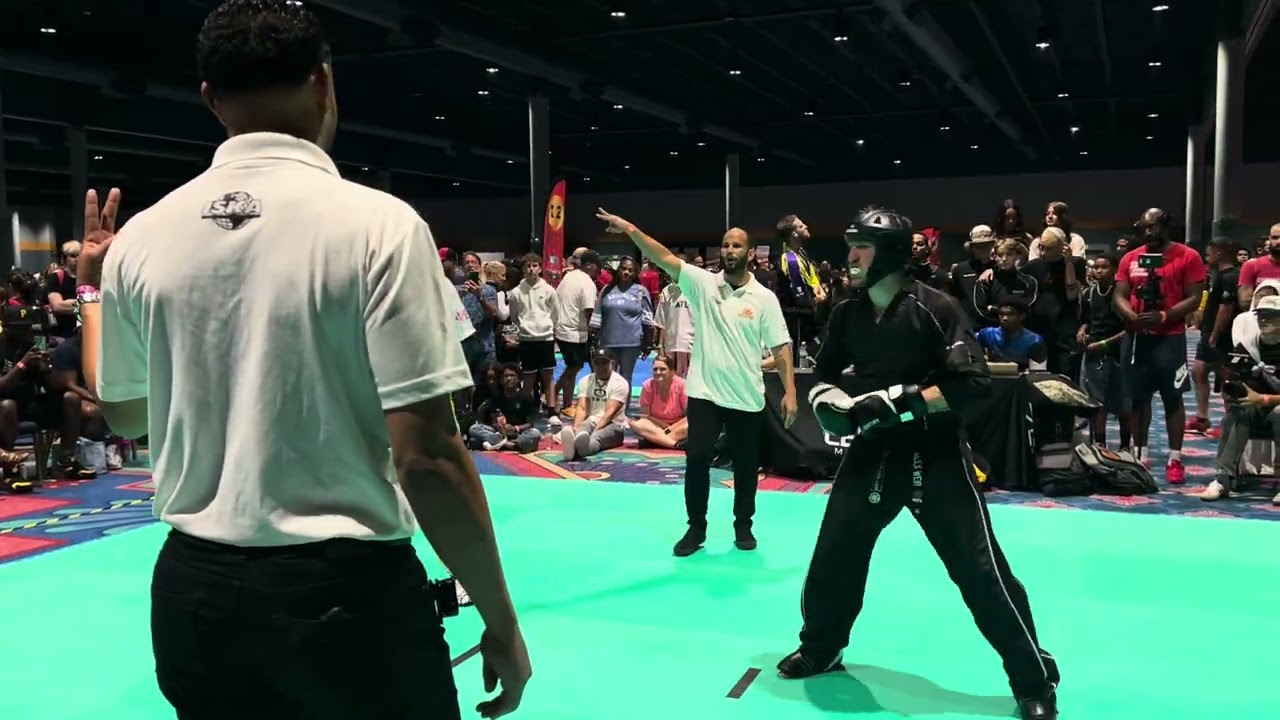 Nico Campagna vs Alex Weir Men's Middleweight Sparring - US Open 2025 background