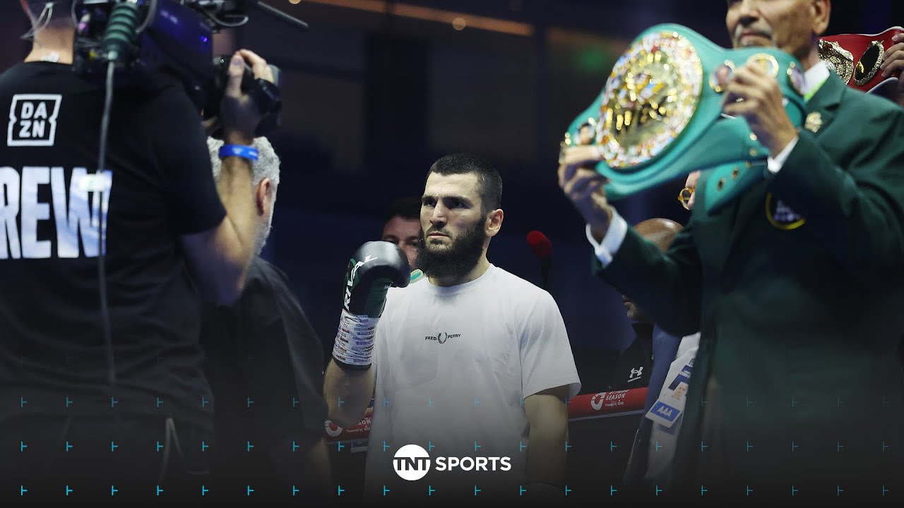 Artur Beterbiev enters the ring for his Undisputed Light Heavyweight battle with Dimitry Bivol 🇸🇦 background