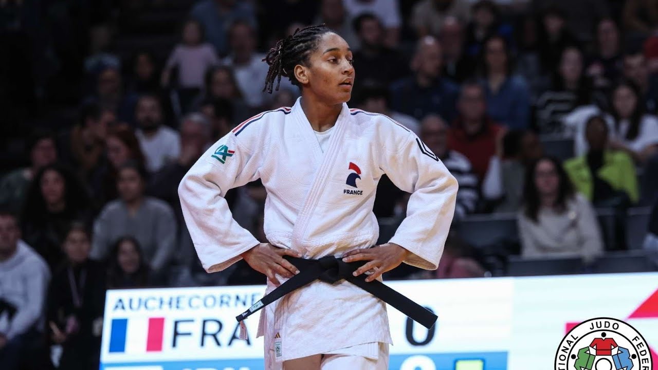 Melkia Auchecorne VS Narimi Tanioka Astana Grand Salm Gold medal contest -63 kg background