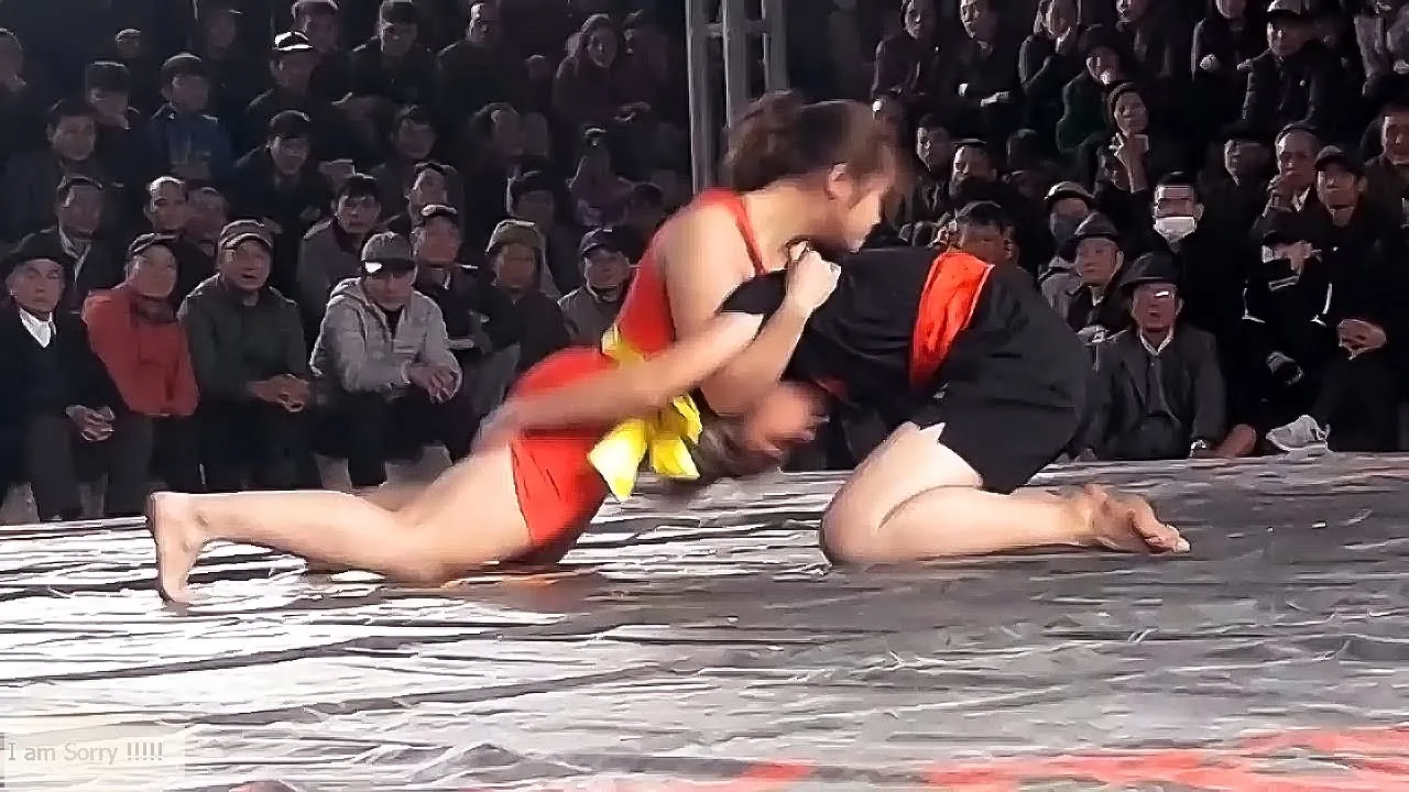 * GIRL XINH VẬT NHAU. (wrestling girl). 女相撲, सुंदर लड़की अच्छी सामग्री. HỘI ĐỒNG KỴ background
