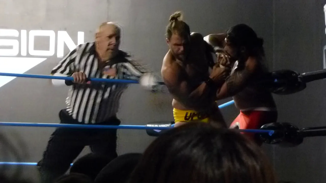 Mike Reed vs Cisco Sucio - 9/6/2019 background