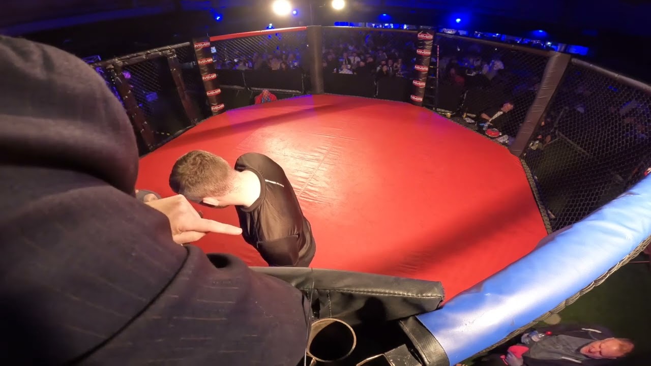 CARDIFF | ULTRA MMA | CERYS SEARLE VS STAND IN background