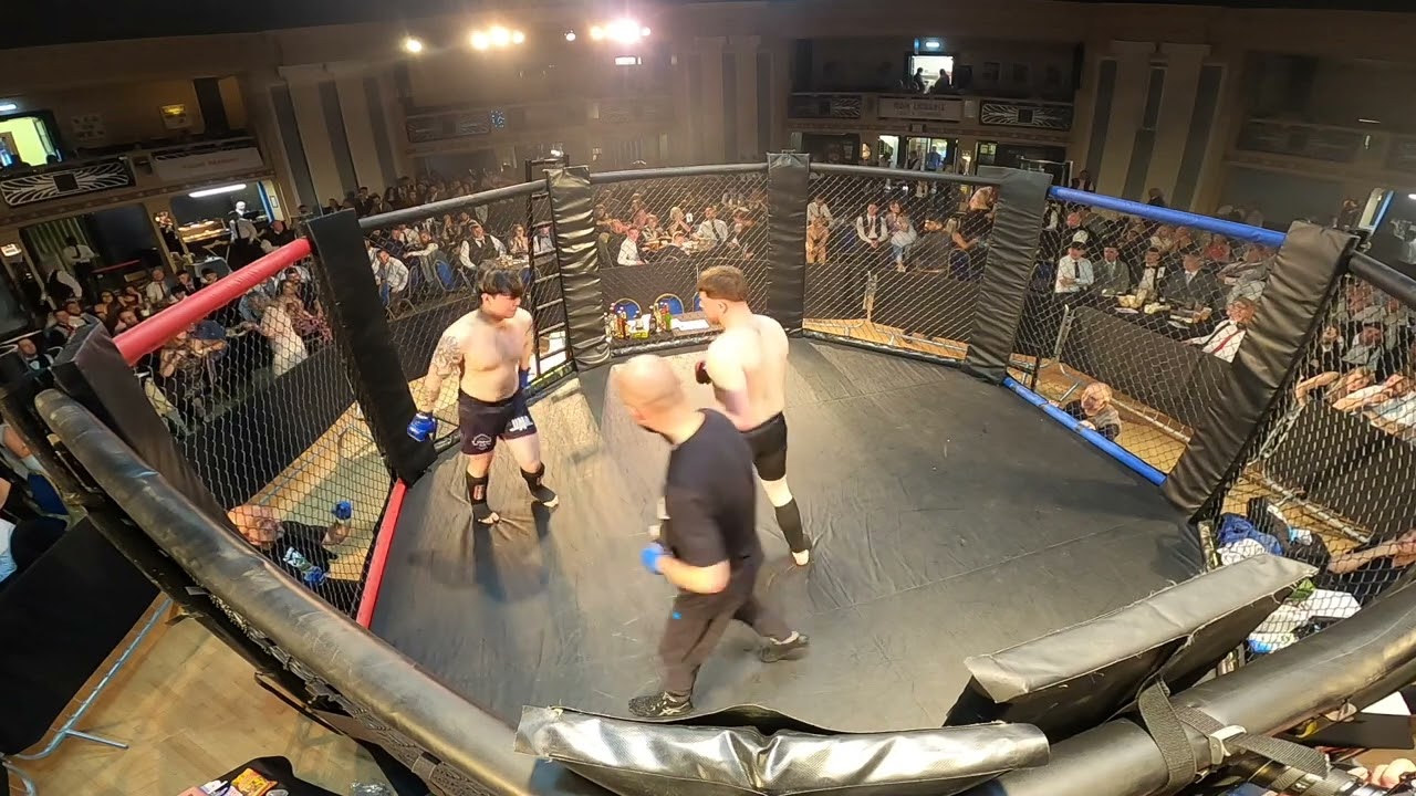 ABERDEEN | ULTRA MMA | MORGAN CRESSWELL VS JALLEN CHA CHING CHEN background
