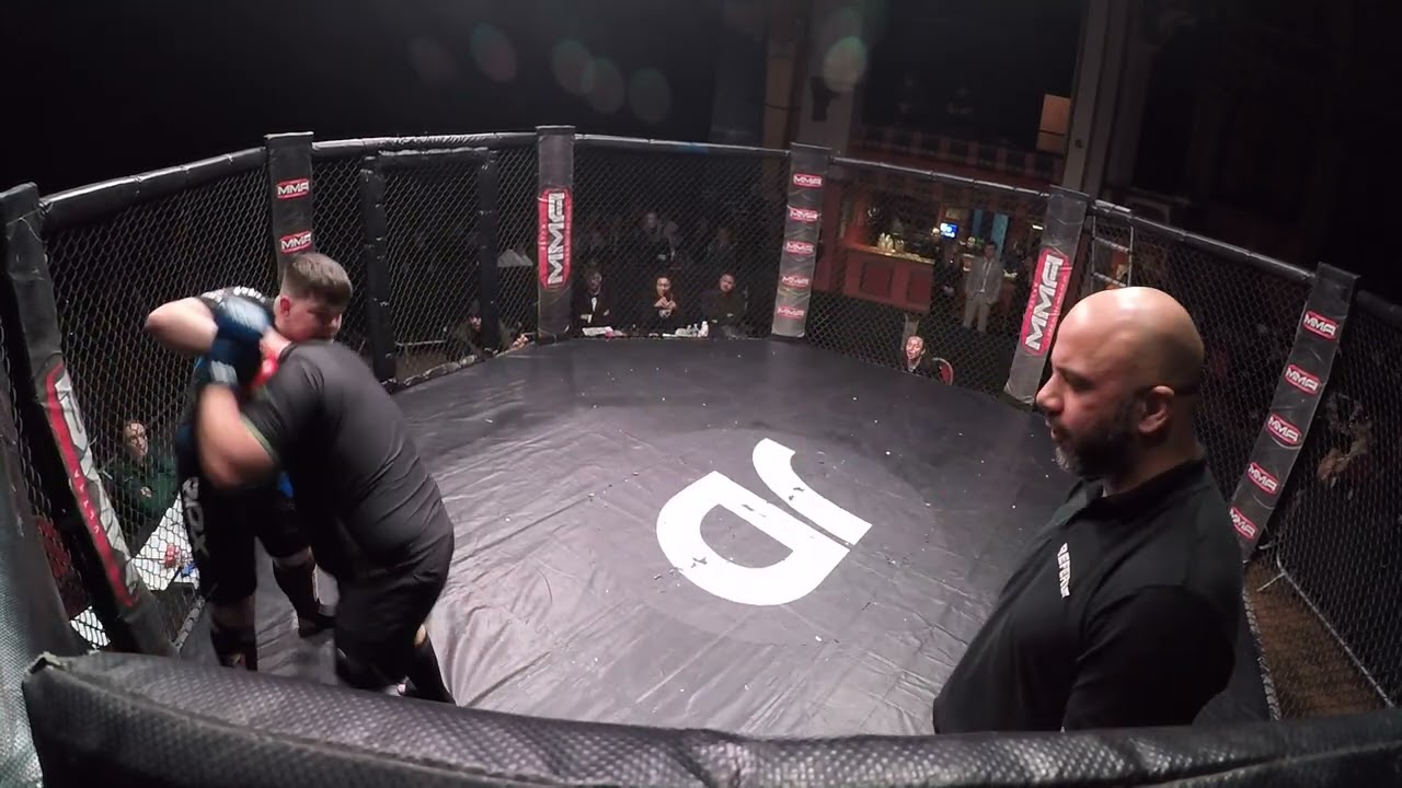 LIVERPOOL | ULTRA MMA | AARON THE MENACE MCMAHON VS GARETH DAINE