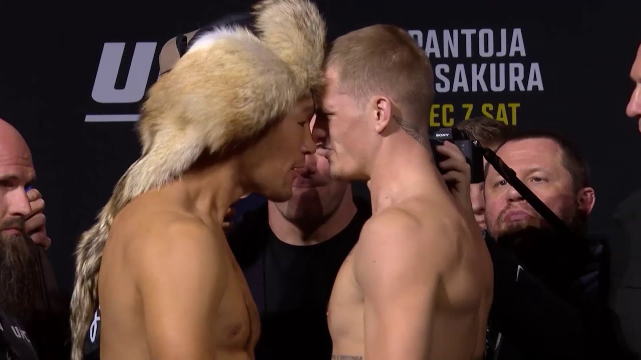 UFC 310: Битвы взглядов и финальные слова background