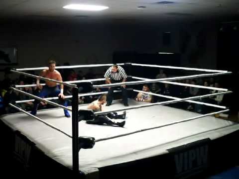 El Phantasmo vs Scott Steel - VIPW background