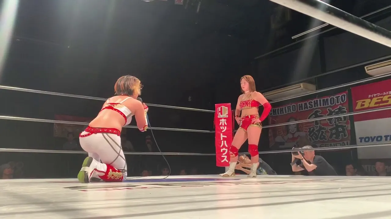 6月9日(日)新木場大会 試合後、岩田美香挑戦表明! background