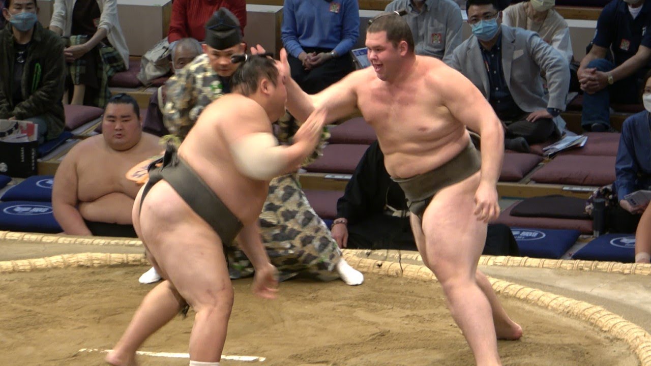 Ukrainian Shishi: MUST keep his cool background