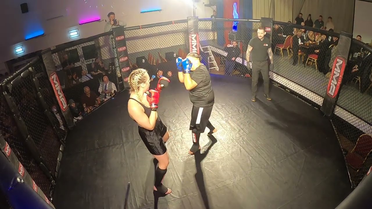 NOTTINGHAM | ULTRA MMA | LILLY RADFORD VS LAURA J LEE