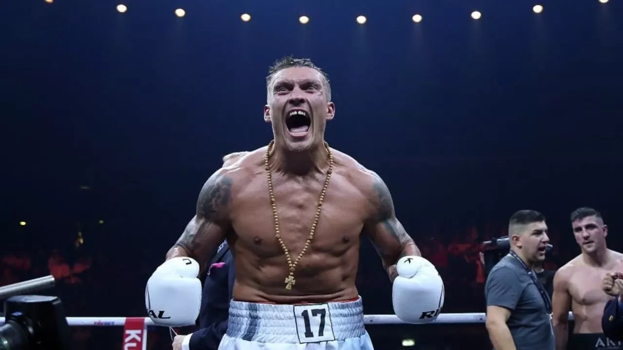 Oleksandr Usyk - Defense Highlights background