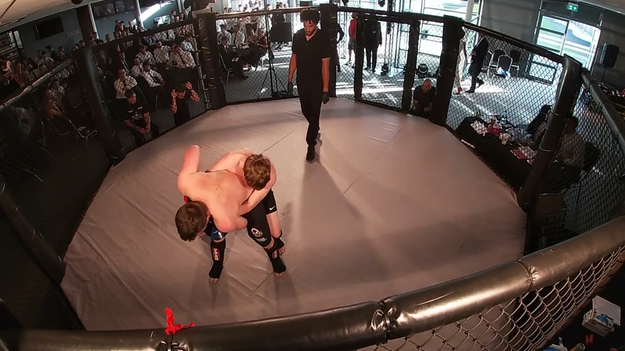 CHESTER | ULTRA MMA | HOWARD CRUNKY JONES VS ZAK background