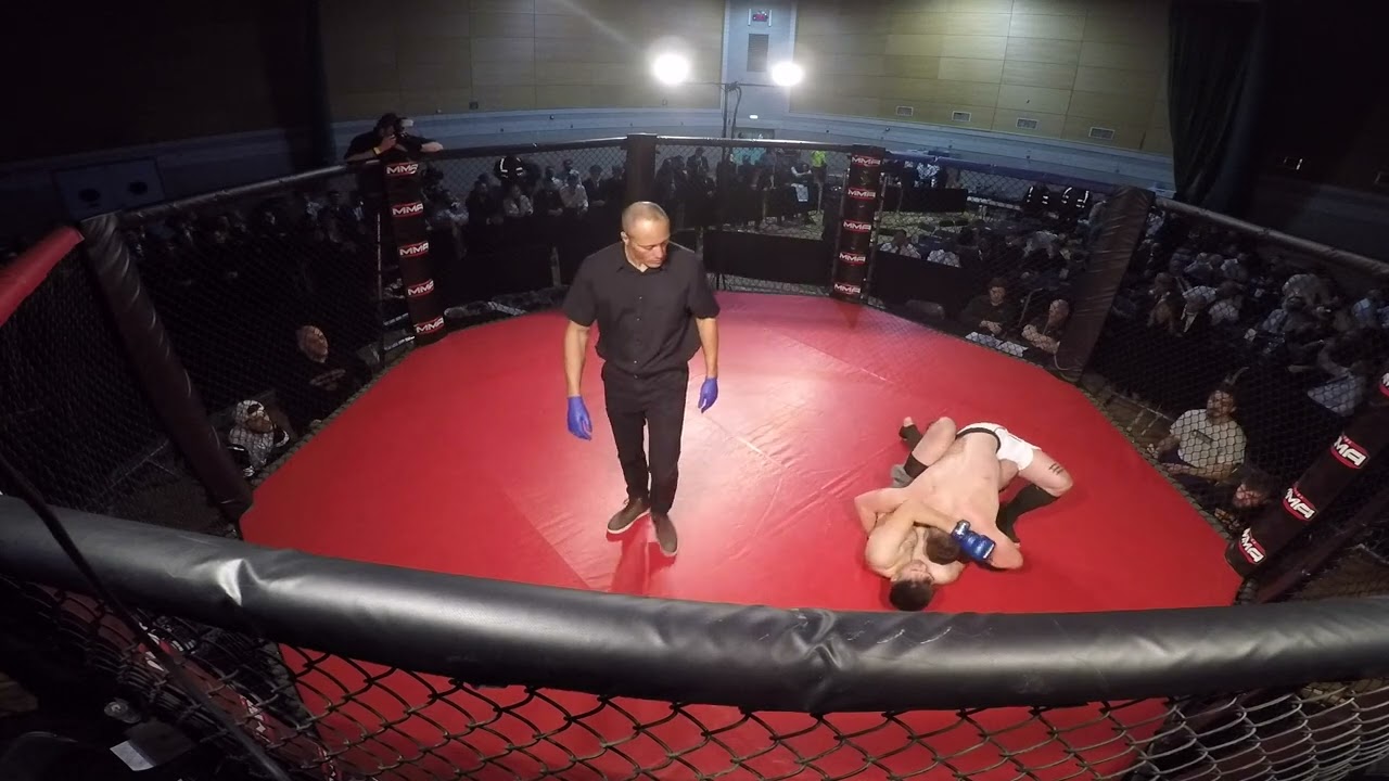 WINDSOR | ULTRA MMA | OLIVER BARKWAY VS MAX BRADBURY background
