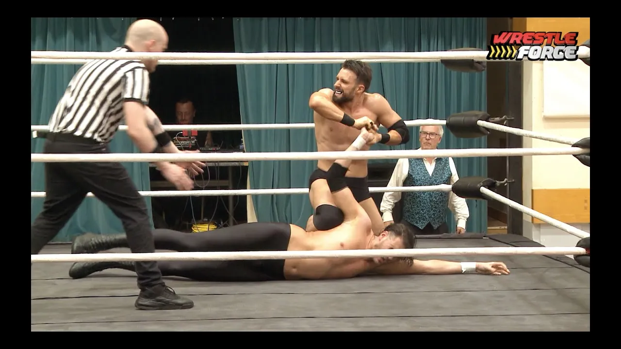 Tall Tom vs James Pharrell WRESTLEFORCE Live in Harlow background