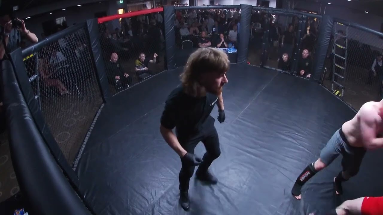 HULL | UWCB | FINLEY DAVIS VS BAILEY THE GRUFFALO