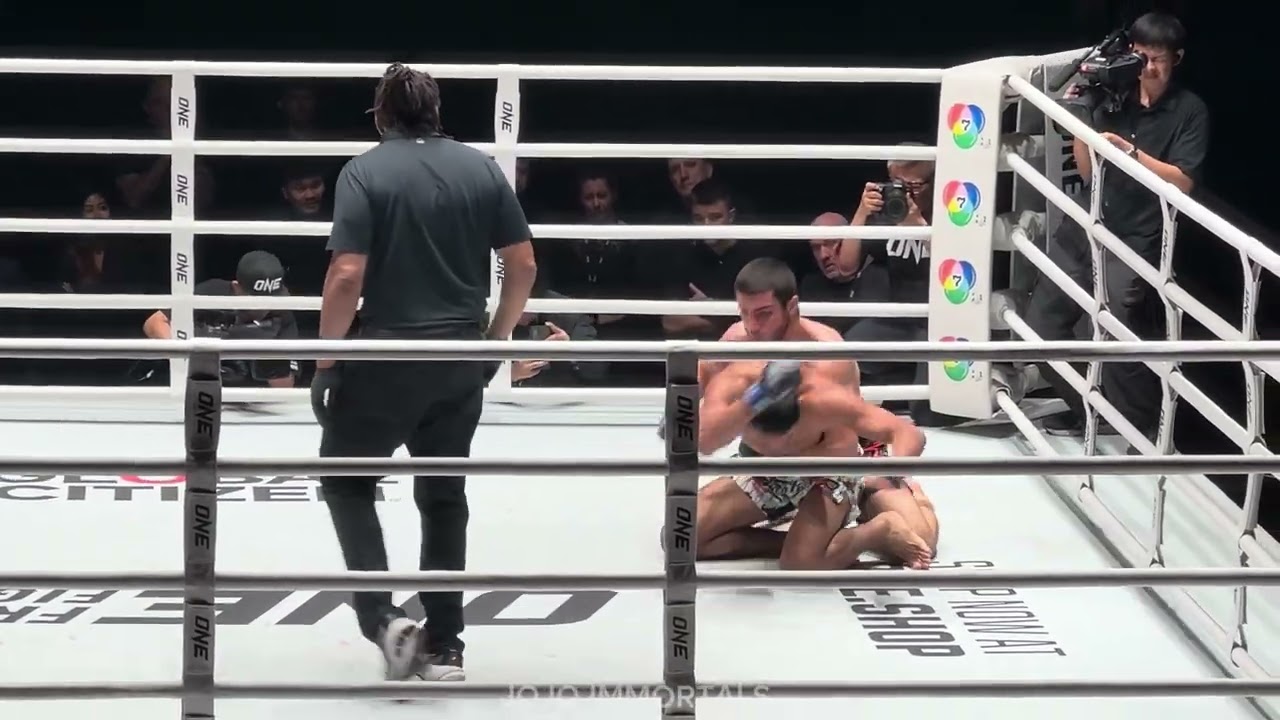 โหดกว่าKhamzat! จับทุ่มน็อคคาที่ Dzhabir Dzhabrailov vs Khusan Urakov | ONE CHAMPIONSHIP background