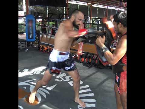 Anvar Boynazarov padwork pre GLORY Kickboxing title fight