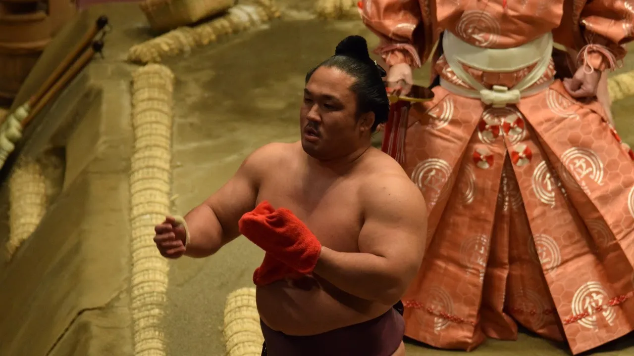 Blast from the past: Ishiura's sublime throw