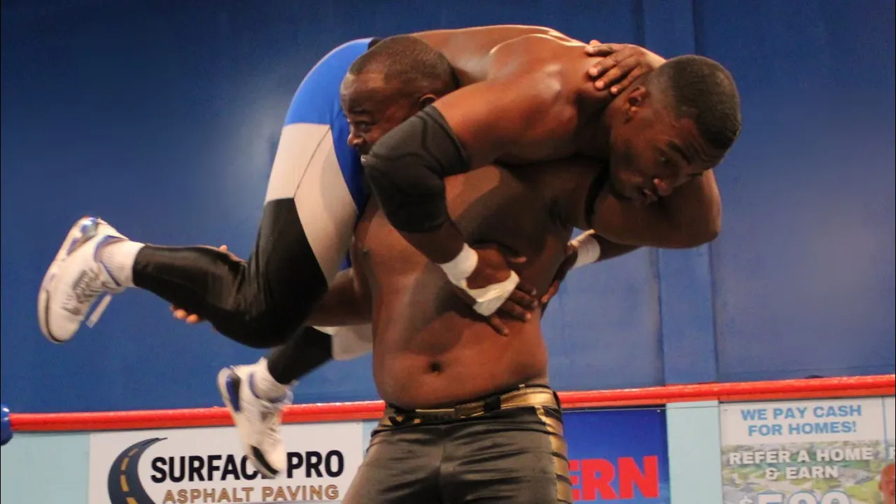 VaShawn Harvey with Oso vs Gio Savage | MEMPHIS WRESTLING