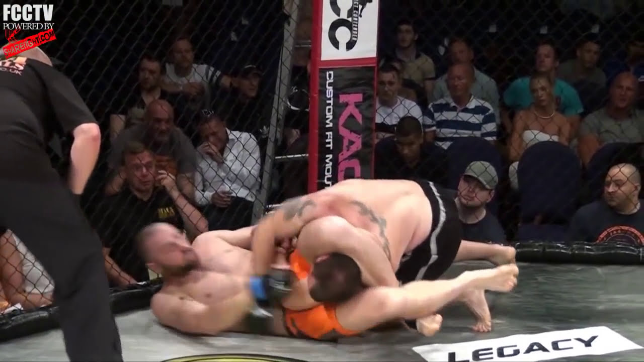 FCC 10: Paul "Bear Jew" Craig vs Jon Ferguson background