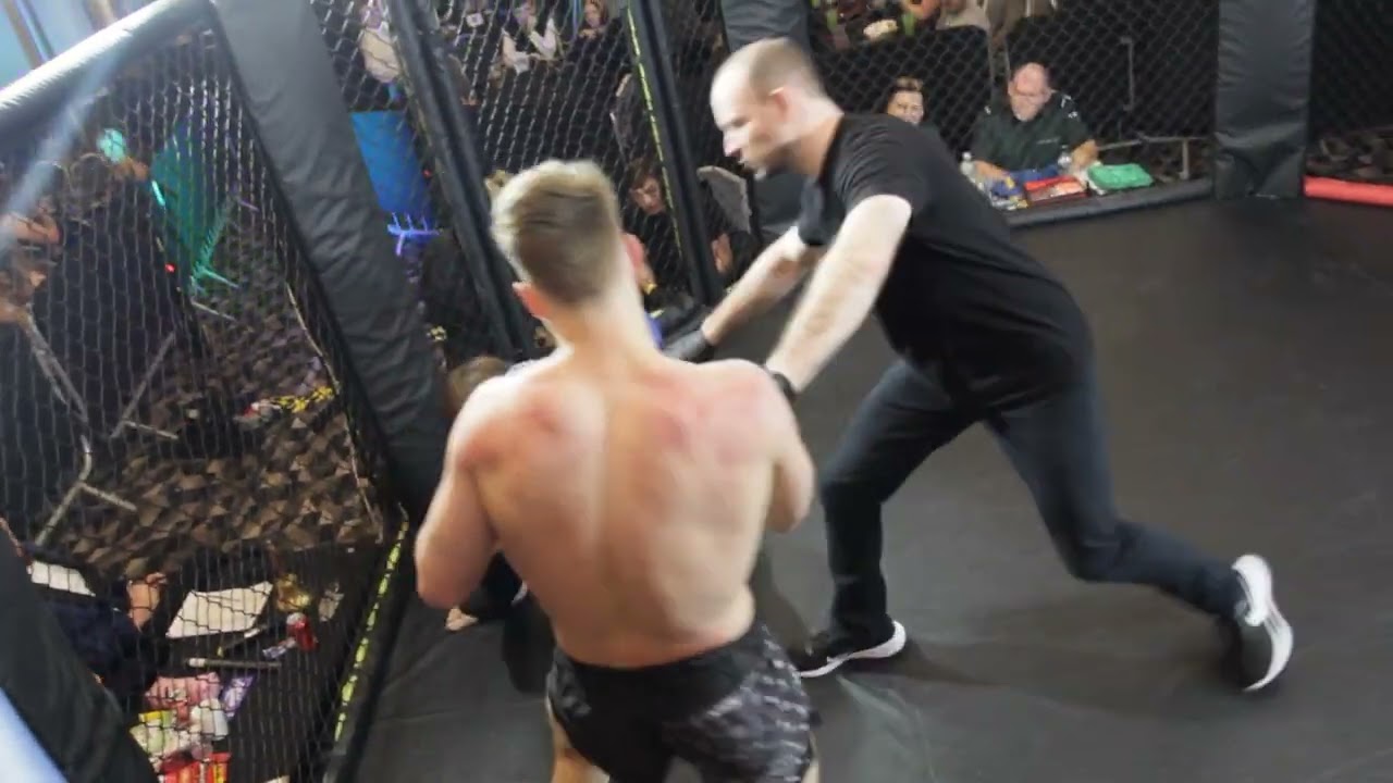 ULTRA MMA GLASGOW 221124 FIGHT 9 MICHAL OLESKOW VS MARCO MIHAI