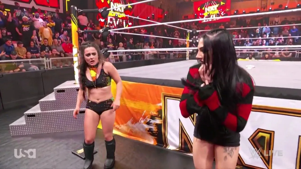 Lyra Valkyria VS Blair Davenport 2/2 background