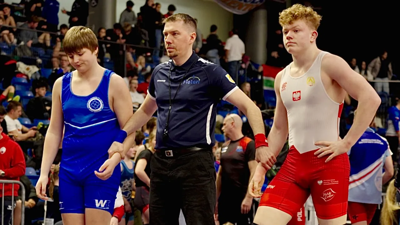 U15 Michal Gosinski (POL) vs Oleksandr Khukhryianskyi (UKR) 85kg. Freestyle boys wrestling. B-cam-m backdrop