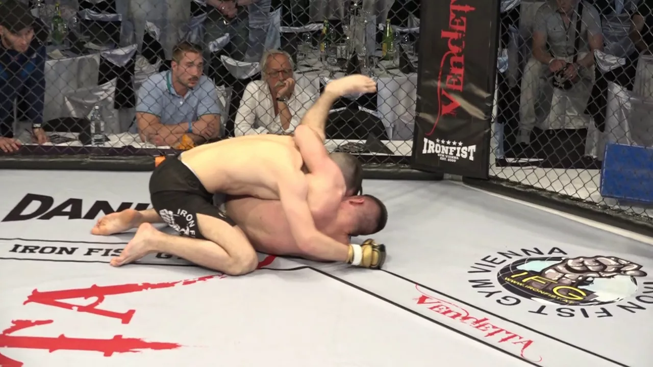 Shamil Ilishkanov vs. Vladimir Peric - Vendetta XV background