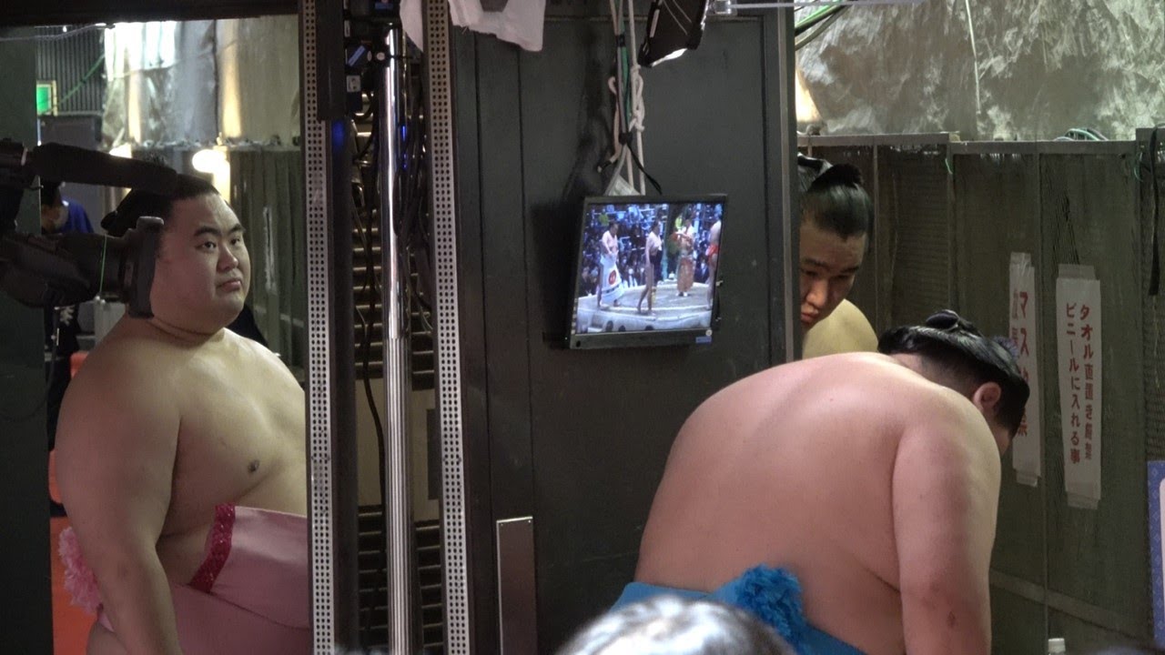 What are sumo wrestlers like backstage?