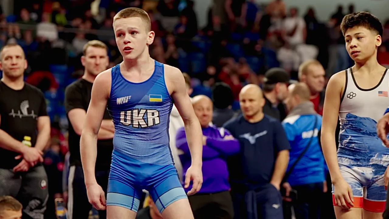 U15 Manny Novelli (USA) vs Volodimir Boyko (UKR) 44kg. Freestyle boys wrestling tournament.