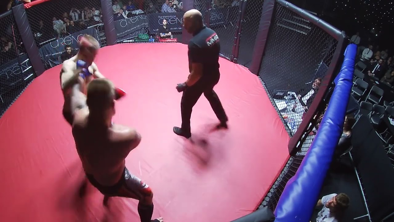 BARNSLEY | MMA | REEE 'THE GROOVY GLADIATOR' GROVES VS RAGNAR background
