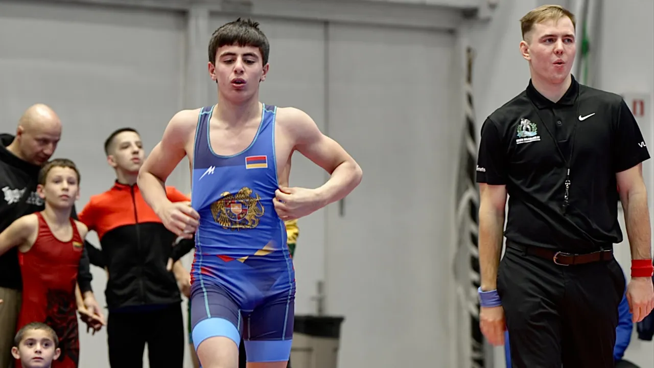 U15 Adrian Kitmitto (NOR) vs Vazgen Mnatsakanyan (ARM) 57kg. Greco-roman boys youth wrestling.