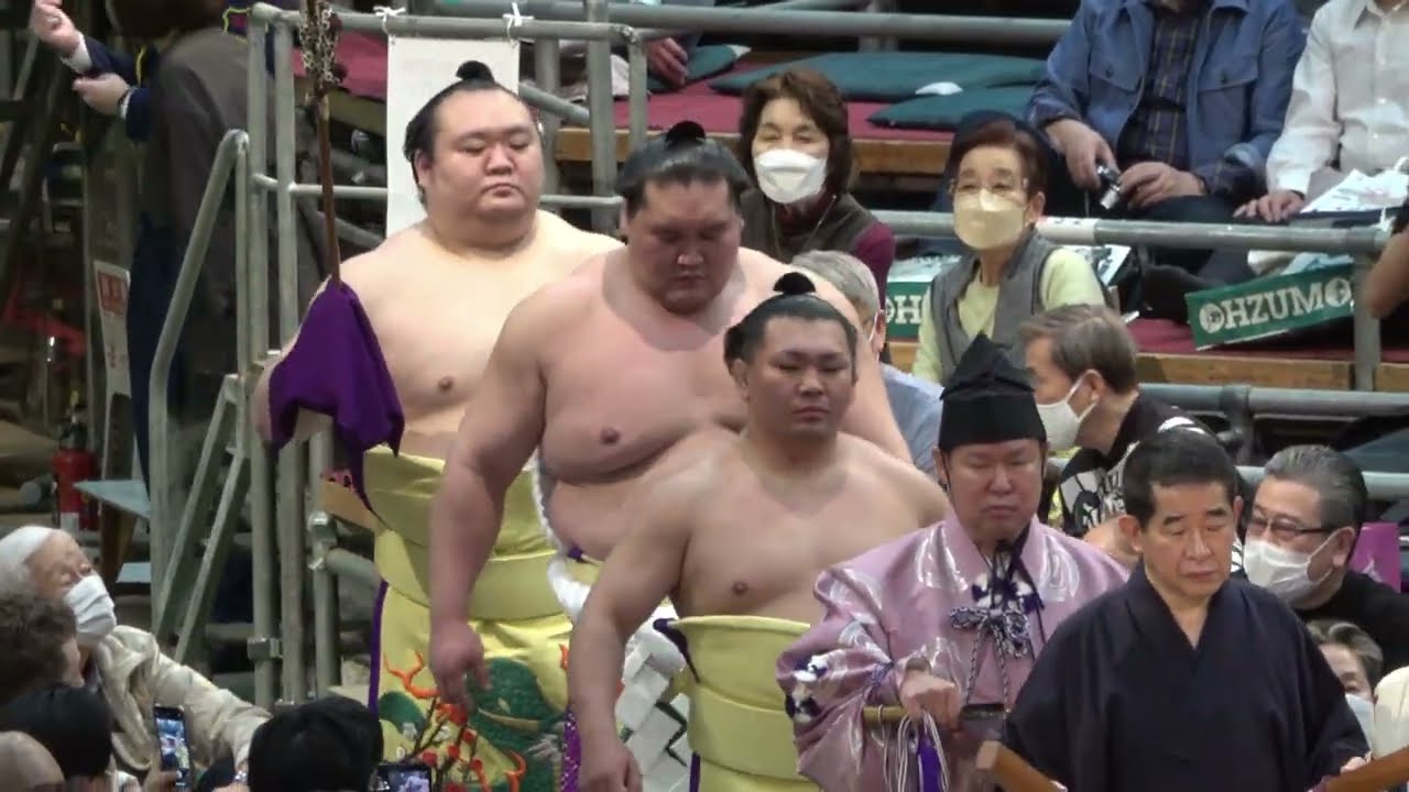 Terunofuji "good to go for May" background