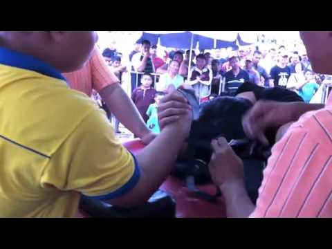 Singapore Arm wrestling: Valen at Malacca Arm wrestling Competition Mens heavy weight