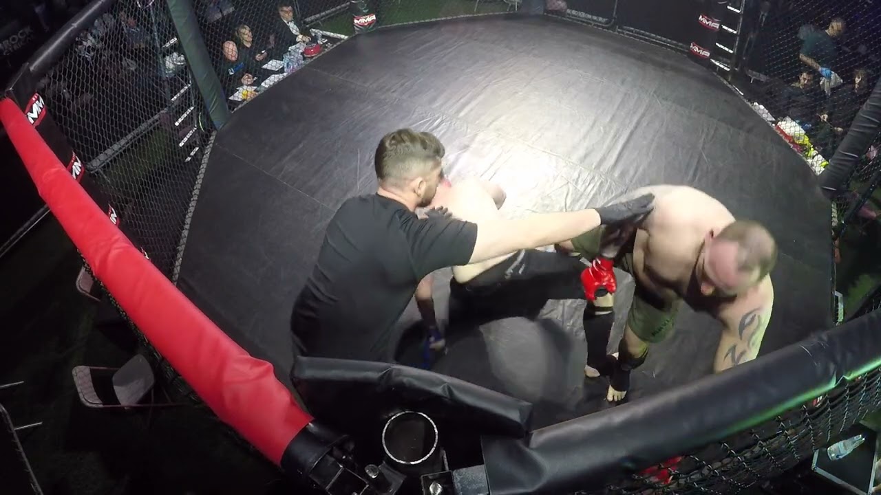 CARDIFF | ULTRA MMA | DAMIAN GARDENER PONTING VS LOGAN BRUNNOCK