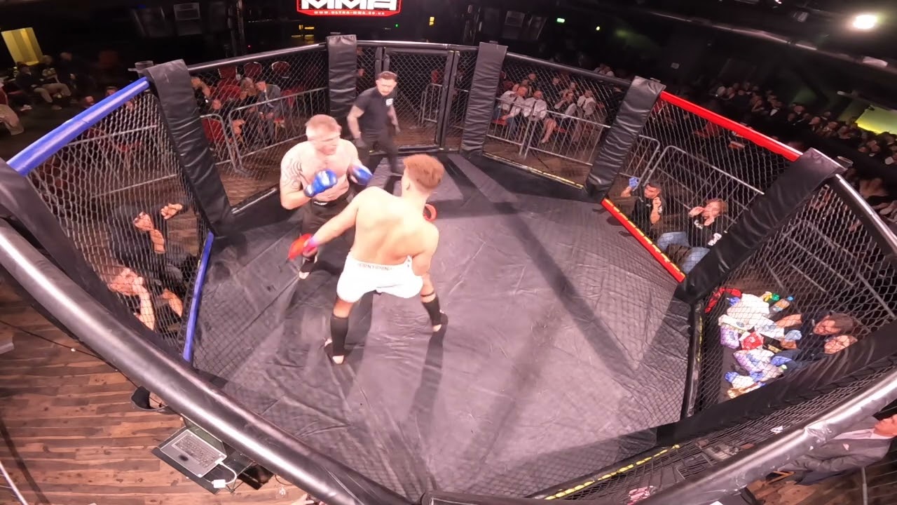 LEICESTER | ULTRA MMA | 18 TONNE TOMMY AKA THE HORNY RHINO SMITH VS RICHARD KENDRICK