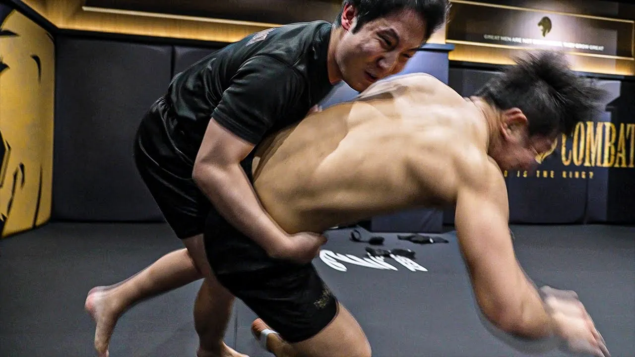 시합 안뛰는 런주먹 참교육하러 왔습니다..검정 vs 곰주먹