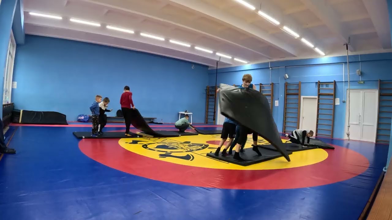 Эстафета с матами