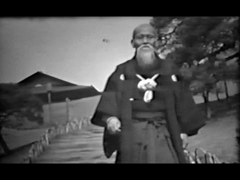 Aikido founder Morihei Ueshiba - Rare Footage in Tokyo (1956)