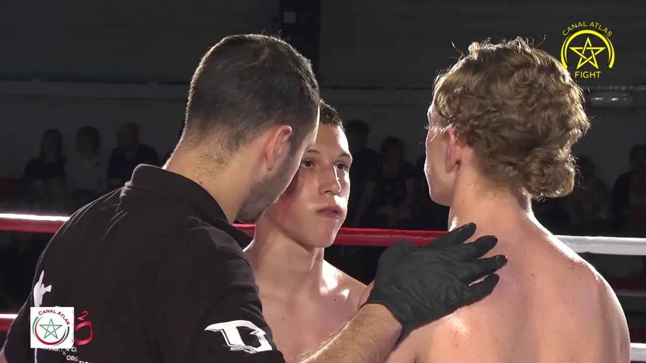 Flavio Scapolla Phoenix VS Walit Bettahar Paris "La Nuit du Muay Thai 5" à Elouges background