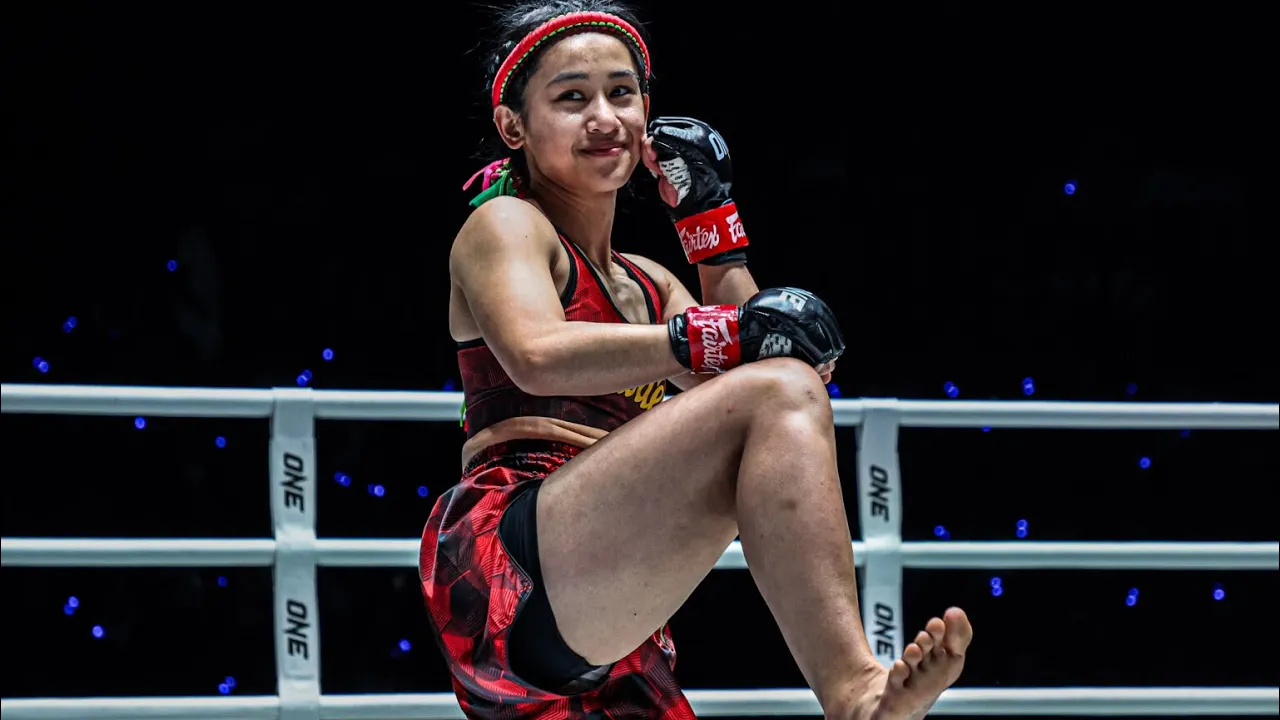 นักมวยฟิลิปปินส์สวยและต่อยโหดที่สุด อิสไลย์ เอริกา โบโมกาว Vs ราน หลงชู