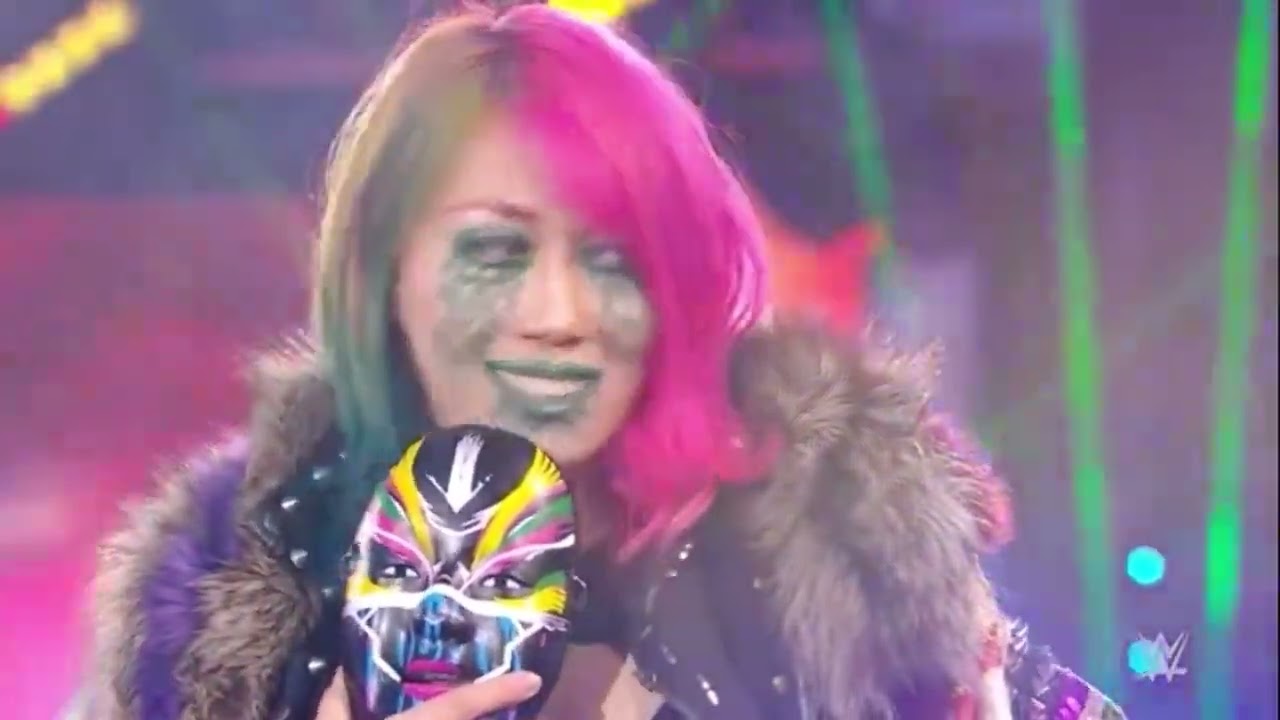 ASUKA + CATALINA GARCIA ENTRANCE WWE MAIN EVENT