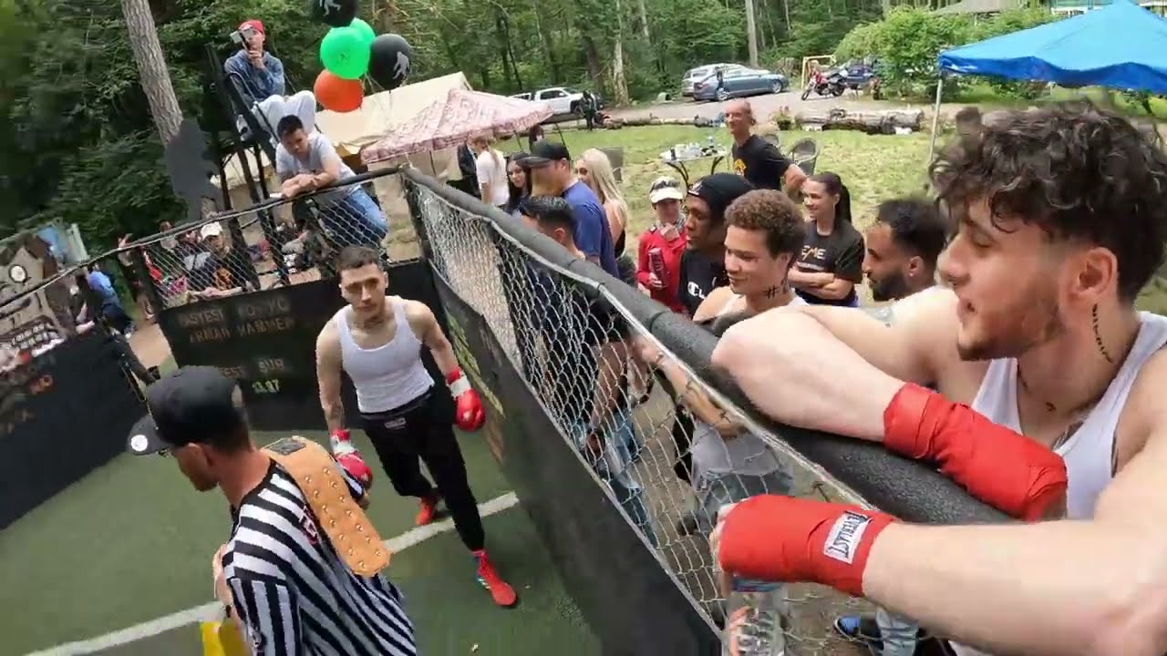 Turkey vs Canada boxing in a backyard! background