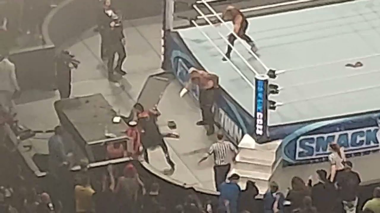 Roman Reigns vs The Bloodline at WWE Friday Night SmackDown
